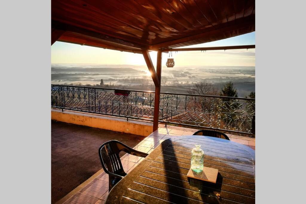 Vue Panoramique Sur Le Vignoble Appartement Sancerre Buitenkant foto